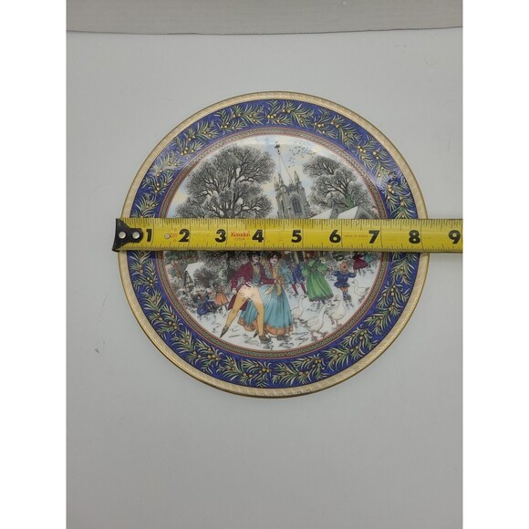 Royal Worcester Boxing Day Christmas Past Series Collector Plate  8 " - Picture 7 of 7